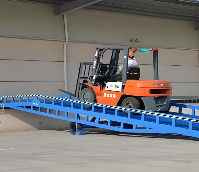 宽城移动式卸货平台（叉车用）